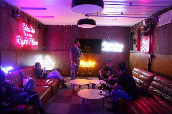 HiNeon Custom Neon Signs