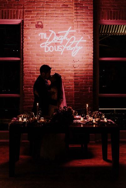 HiNeon Custom Neon Signs