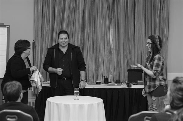 CORPORATE MAGICIAN BILL PETERSON