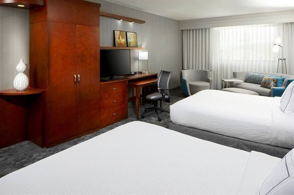 Courtyard San Antonio Six Flags at The RIM