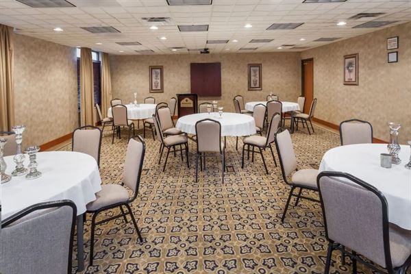 Wingate by Wyndham Peoria