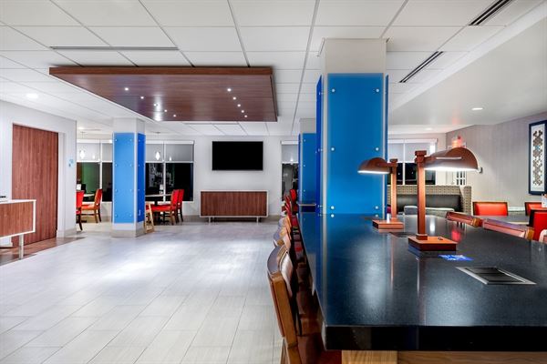 Holiday Inn Express & Suites Daphne-Spanish Fort Area