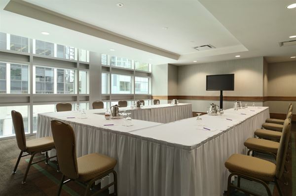 Coast Coal Harbour Vancouver Hotel by APA