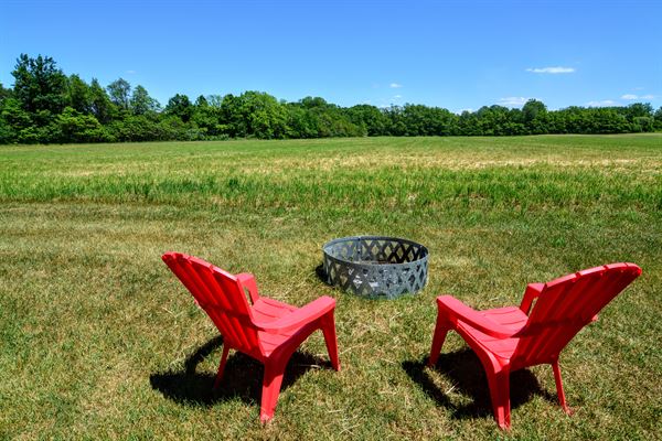 Hop & Vine Inn (Lodging+Events)