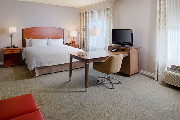 Hampton Inn & Suites Lancaster