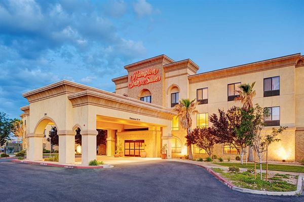 Hampton Inn & Suites Lancaster