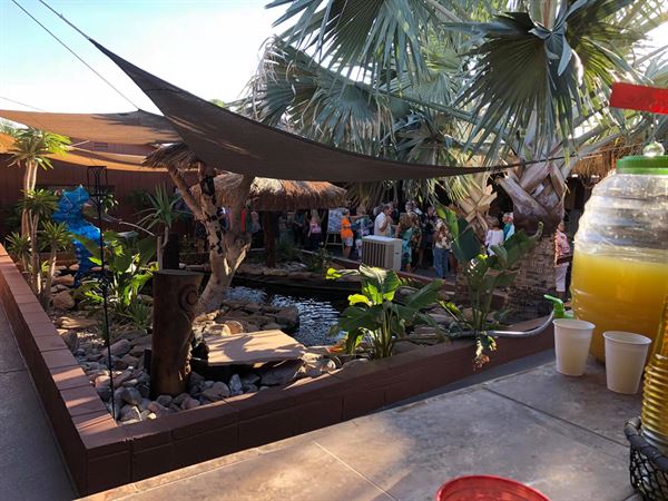 Hukilau Hawaiian Village/Royal Islanders