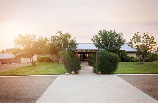 River Falls Venue & Lodges