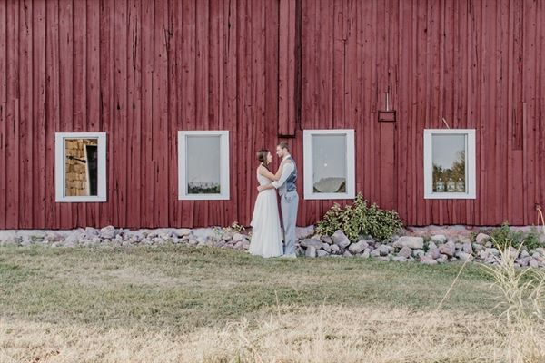 Red Barn Weddings, LLC