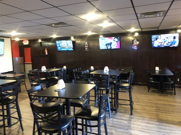 Harley's Hideaway Bar & Grill