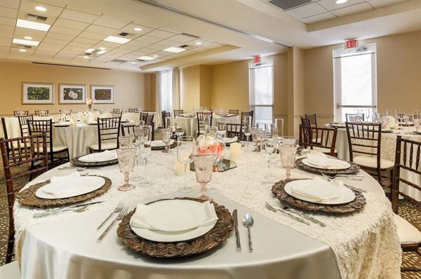 Hilton Garden Inn Bakersfield