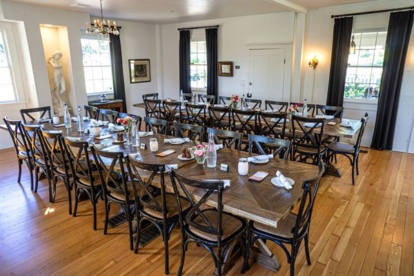 Filberts Farmhouse Kitchen