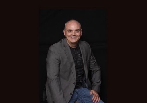 Gavin Hooper    Hooper the Fun Hypnotist & Speaker