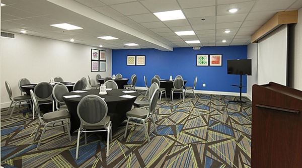 Holiday Inn Express & Suites Brentwood North-Nashville Area