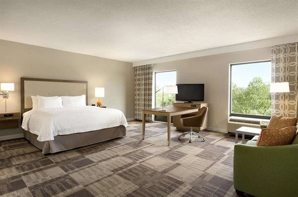 Hampton Inn & Suites Largo