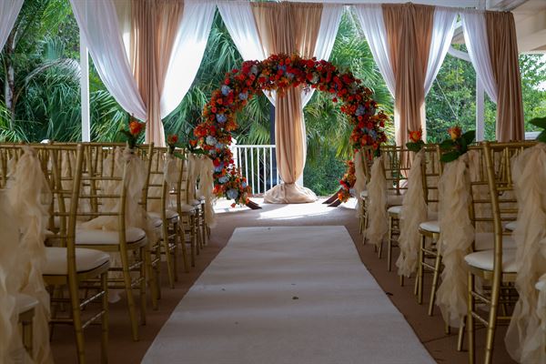 Crescent Oaks Country Club