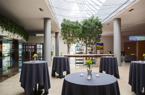 Renaissance Schaumburg Convention Center Hotel