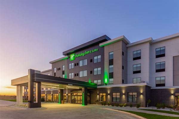 Holiday Inn & Suites/Bien Venu Event Center