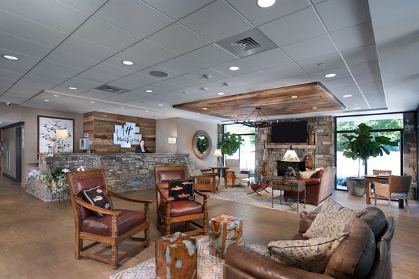 Holiday Inn Asheville East - Blue Ridge Parkway