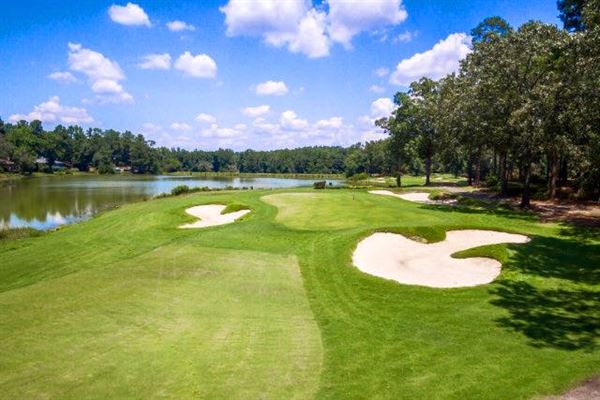 Houndslake Country Club