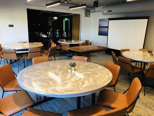 Moxy Denver Cherry Creek