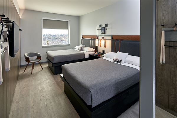 Moxy Denver Cherry Creek