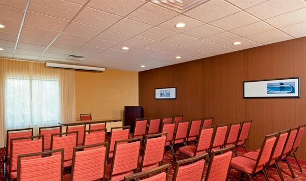 Courtyard Chicago Elmhurst/Oakbrook Area