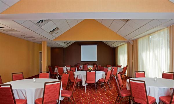 Courtyard Chicago Elmhurst/Oakbrook Area