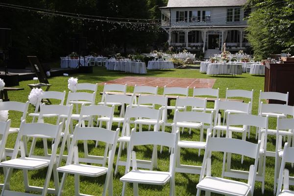 The Chateau on the Lake