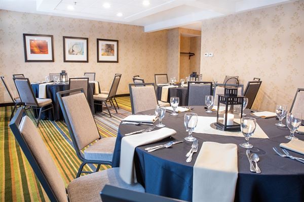 Holiday Inn Airport West-Earth City