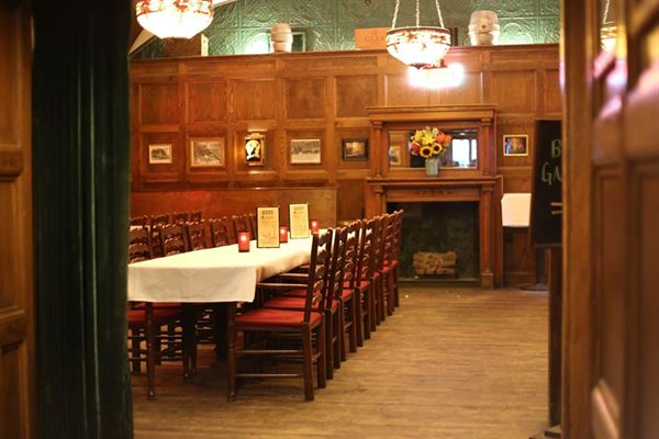 Gluek's Bar & Restaurant