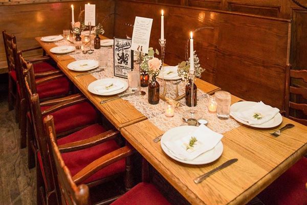 Gluek's Bar & Restaurant