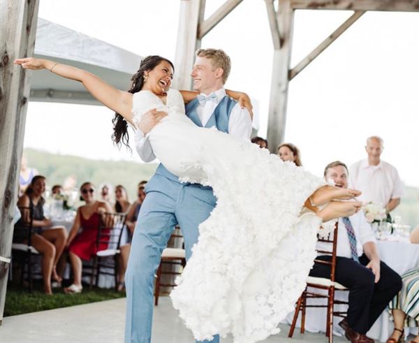 Platinum Entertainment Disc Jockeys / Event Lighting / Photo Booths