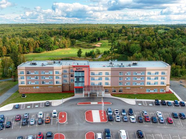 Radisson Kingswood Hotel & Suites