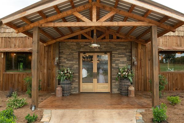 Hollow Oak Event Barn