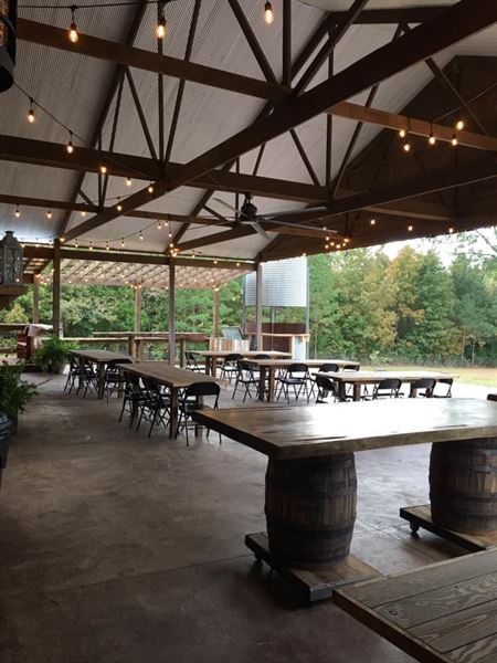 Hollow Oak Event Barn