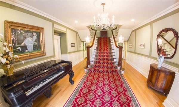 Riverbend Inn & Vineyard