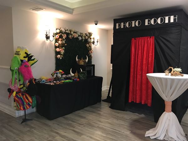 PhotoBooths by Brett Brisbois Events