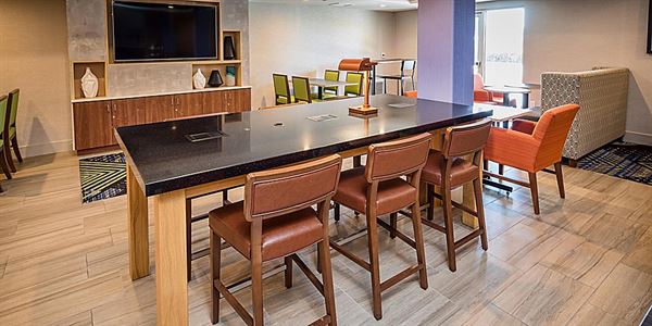 Holiday Inn Express & Suites Modesto-Salida