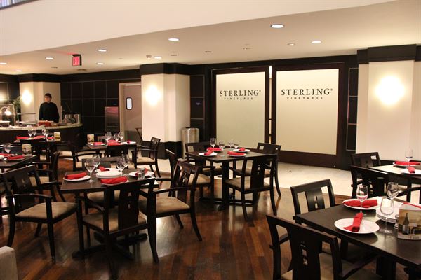 Red & White Wine Bistro At Toyota Center