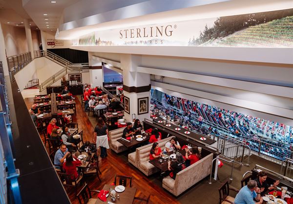 Red & White Wine Bistro At Toyota Center