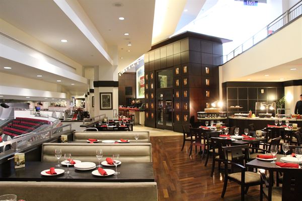 Red & White Wine Bistro At Toyota Center