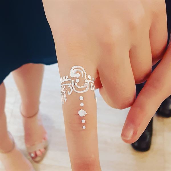 Jolie Henna and Airbrush