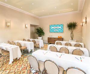 Explore and Create Meeting Room