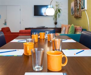 Meet and Retreat Meeting Suite