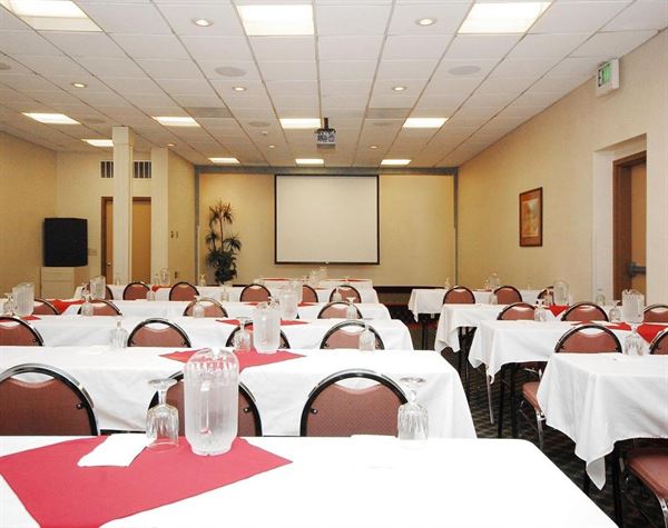 Clarion Hotel Seattle Airport