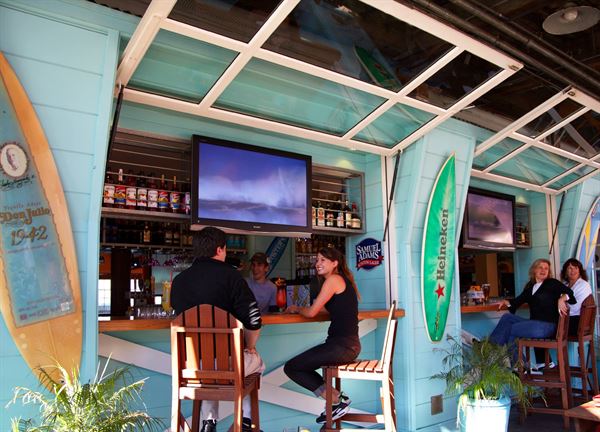 Wipe Out Bar & Grill