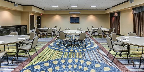 Holiday Inn Express & Suites Huntsville