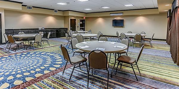 Holiday Inn Express & Suites Huntsville