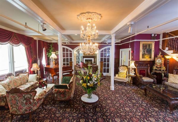 The Queen Anne Hotel